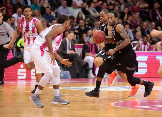 英冠联赛中 英冠联赛中