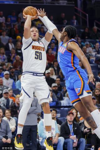 在社交媒体 在社交媒体